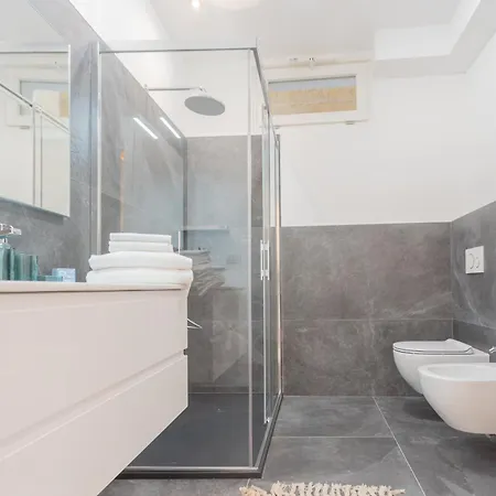 Cozy Nest On The By Rent Tremezzo