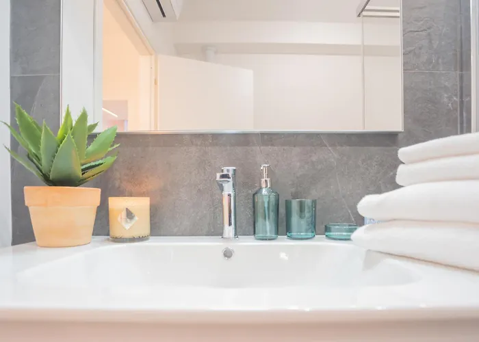 Cozy Nest On The By Rent Apartment Tremezzo