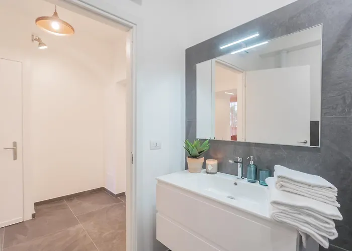 Cozy Nest On The By Rent * Tremezzo