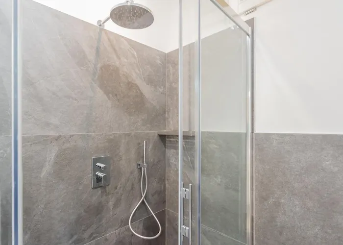 Cozy Nest On The By Rent Lägenhet Tremezzo