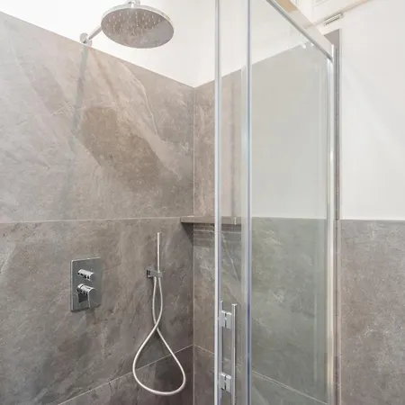 Cozy Nest On The By Rent Apartamento Tremezzo